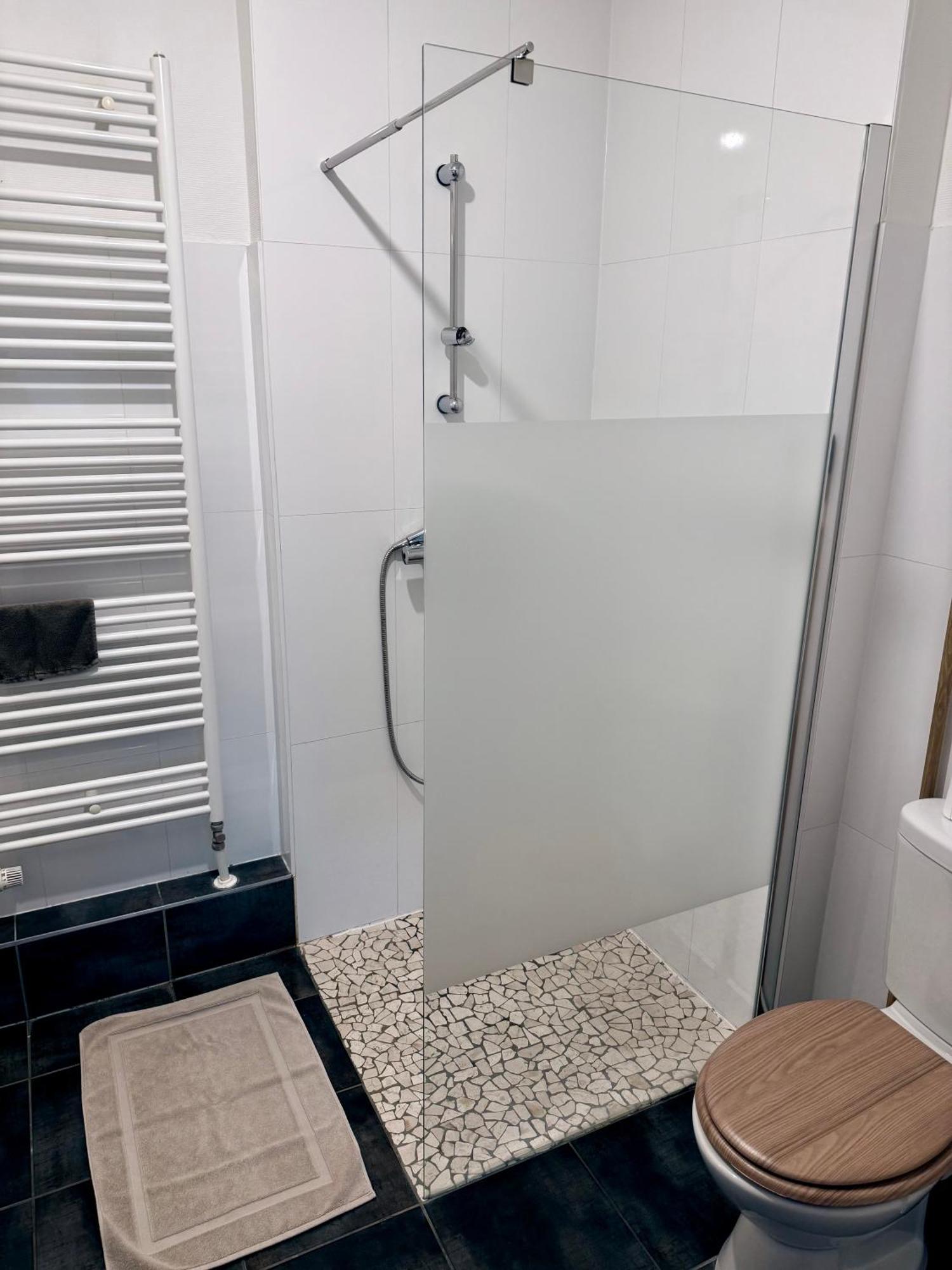 Le T2 Appartement Moderne Avec Terrasse Et Parking Strasbourg Bagian luar foto